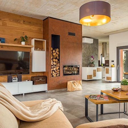 Apartments Bijou With Big Private Garden Near Umag Vilanija Exterior photo